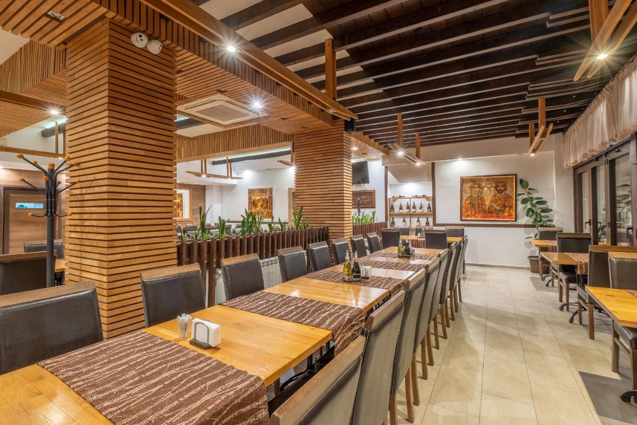 Park Hotel Asenevtsi 벨리코 터르노보 외부 사진