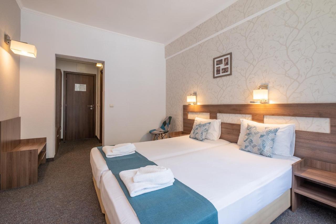 Park Hotel Asenevtsi 벨리코 터르노보 외부 사진